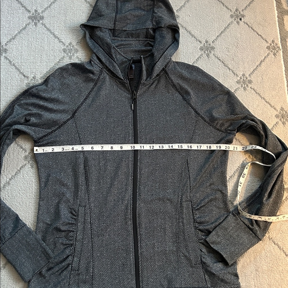 Mondetta Patterned Athletic Jacket With Thumbhole… - image 4